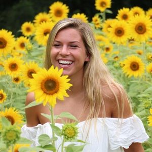 Meet your Posher, Claire